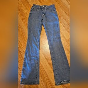 No boundaries mid-rise bootcut